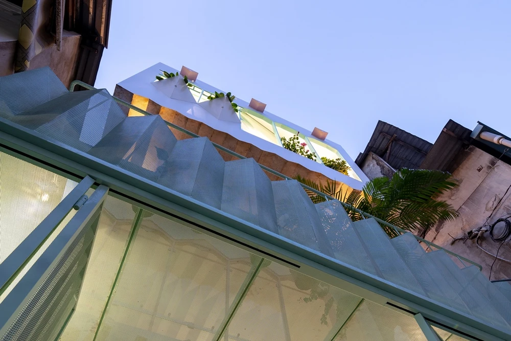 nha-long-hem-o-sai-gon-3