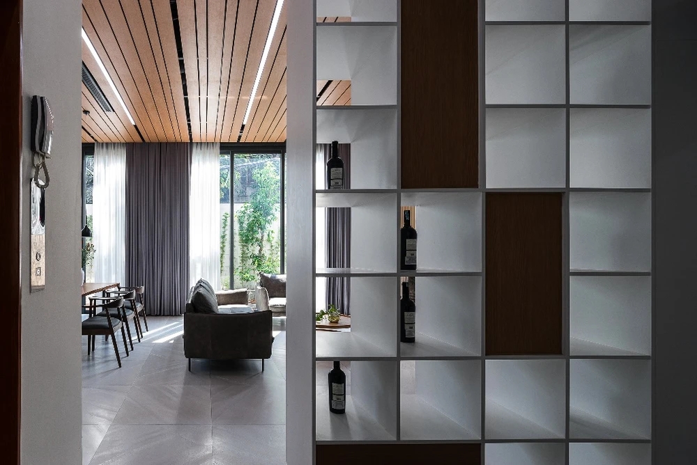 ngoi-nha-khong-thay-cua-ra-vao-o-Sai-Gon-11