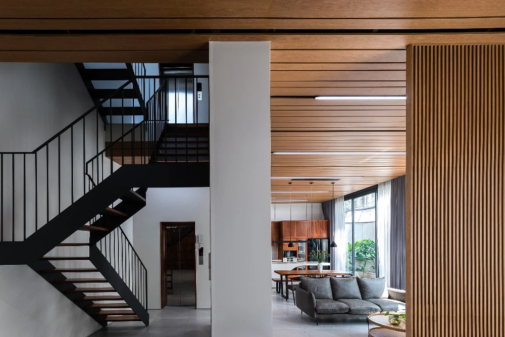 ngoi-nha-khong-thay-cua-ra-vao-o-Sai-Gon-12