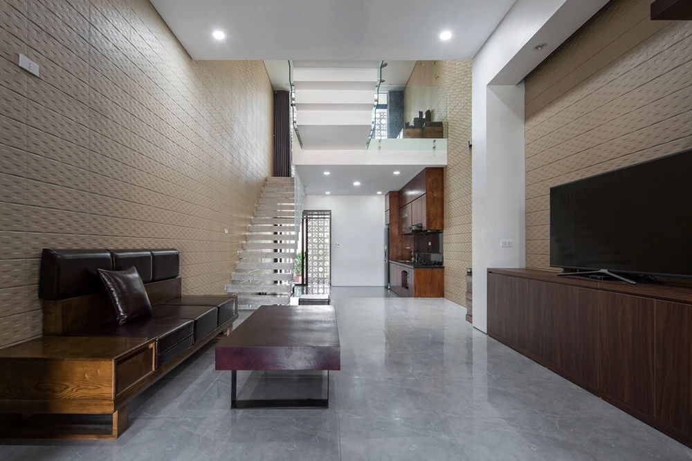 ngoi--nha-co-bon-hoa-o-mat-tien-9