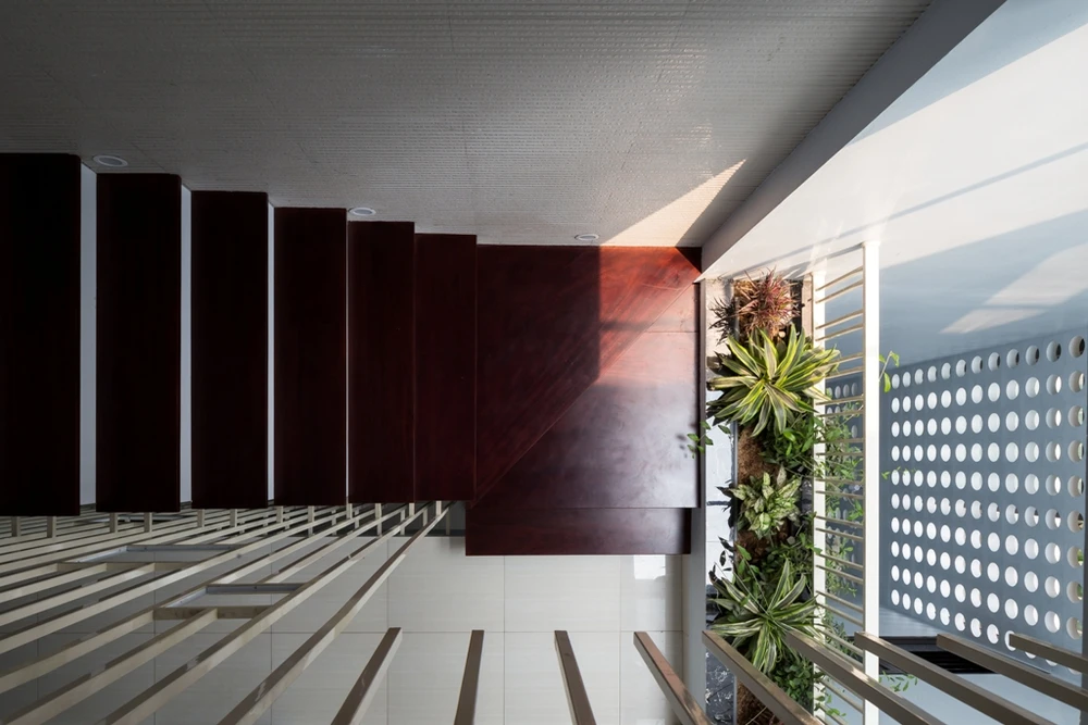 nha-pho-mat-tien-so-le-12