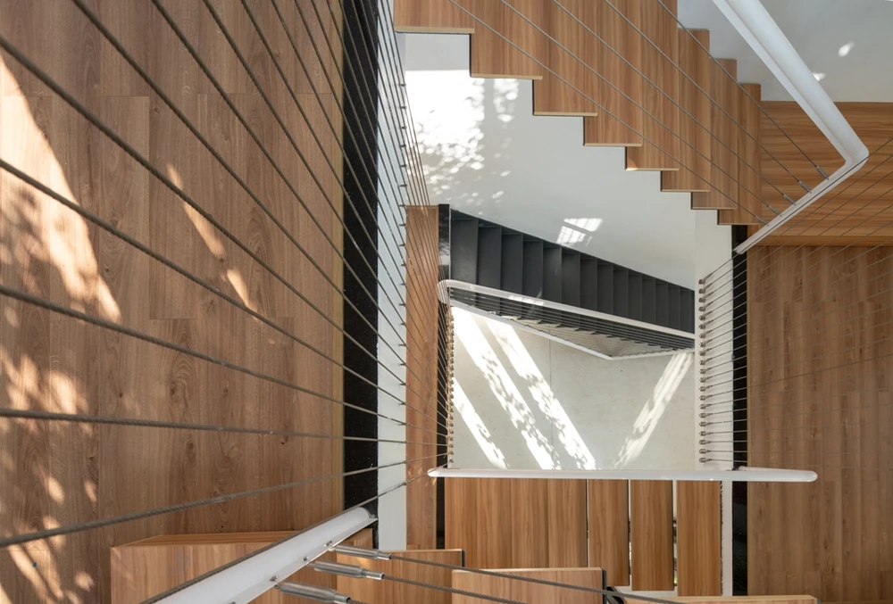 nha-pho-ngap-tran-cay-xanh-12