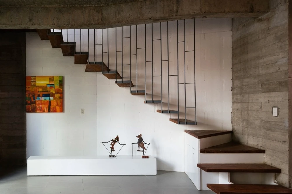 ngoi-nha-co-mat-tien-doc-dao-10