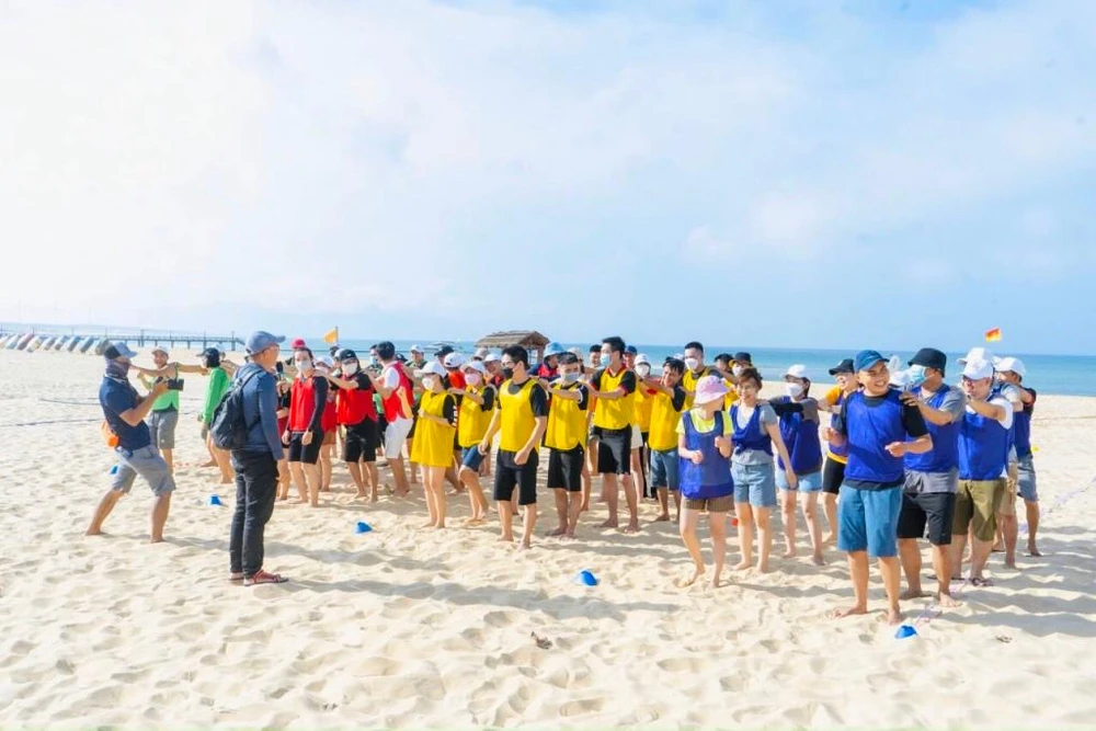 Lượng khách đặt tour dịp lễ 30-4 tăng 30 đến 40 % so với cùng kỳ năm ngoái.