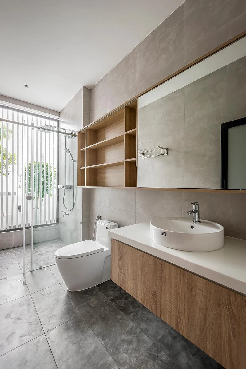 Phòng vệ sinh thông thoáng.