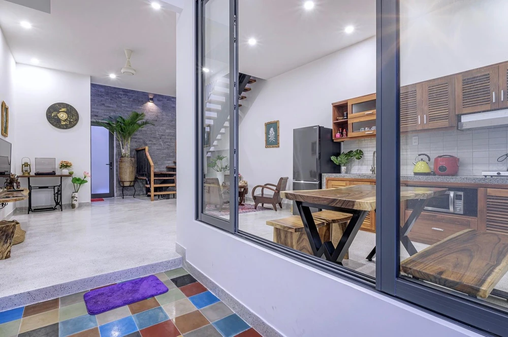 Dù có diện tích nhỏ nhưng gia chủ mơ ước ngôi nhà của mình phải đảm bảo đầy đủ các công năng sử dụng cho gia đình.