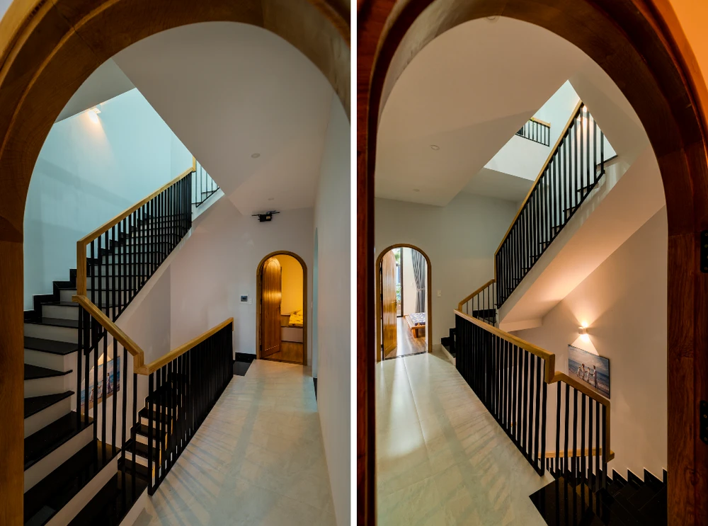 Cầu thang được bố trí giữa nhà, kết nối không gian các tầng; không gian riêng tư với không gian chung.