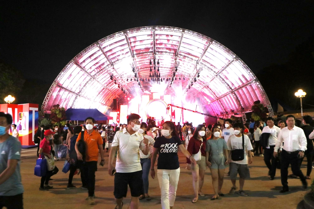 Sự kiện khai mạc ngày hội Du lịch thu hút người dân lẫn du khách đến tham dự.