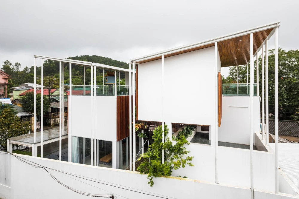 Hình dáng công trình House P&amp;T rất độc, lạ tựa như đôi cánh thiên thần giữa không trung.