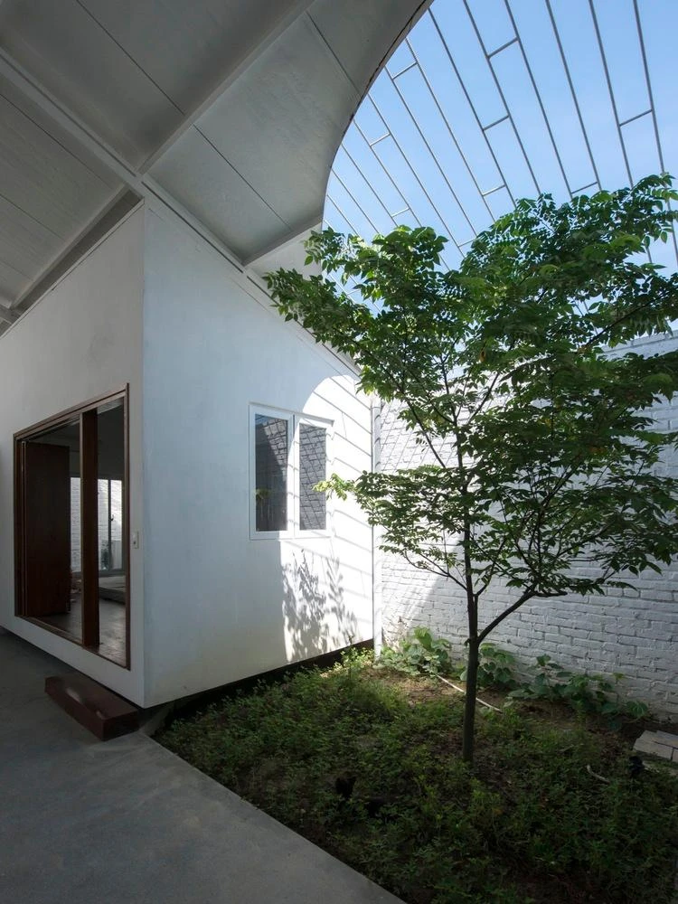 Khoảng thông tầng lấy sáng cho bốn không gian riêng biệt.