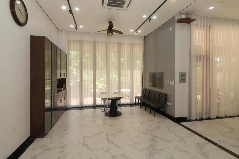 Kiến trúc công trình theo xu hướng nhiệt đới hiện đại.