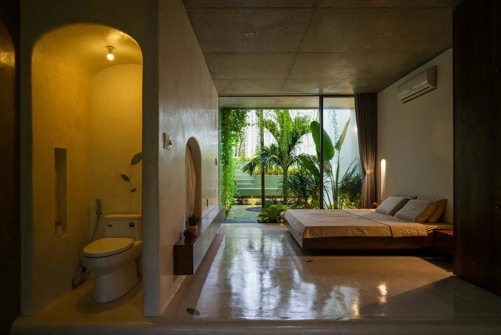 Từ các khu vực phòng ngủ nhìn ra là mảng xanh phía sau với các khoảng trống linh hoạt.