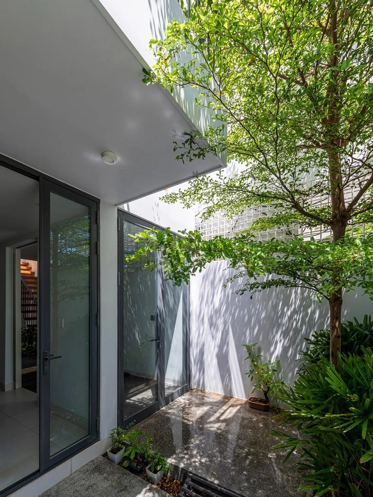 Với chi phí xây dựng khoảng 1,7 tỉ đồng, kiến trúc sư đã xây dựng nên một không gian sống thú vị, ấm cúng, giúp mọi thành viên trong gia đình kết nối với nhau nhiều hơn.