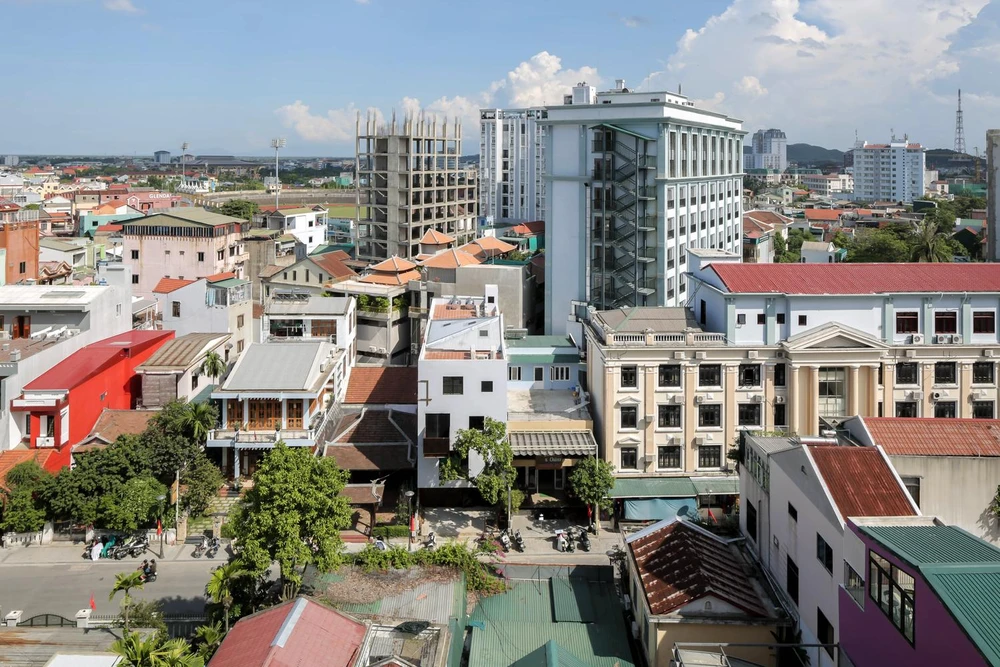 Công trình F75 Bar được thiết kế bởi kiến trúc sư AHL Architects.