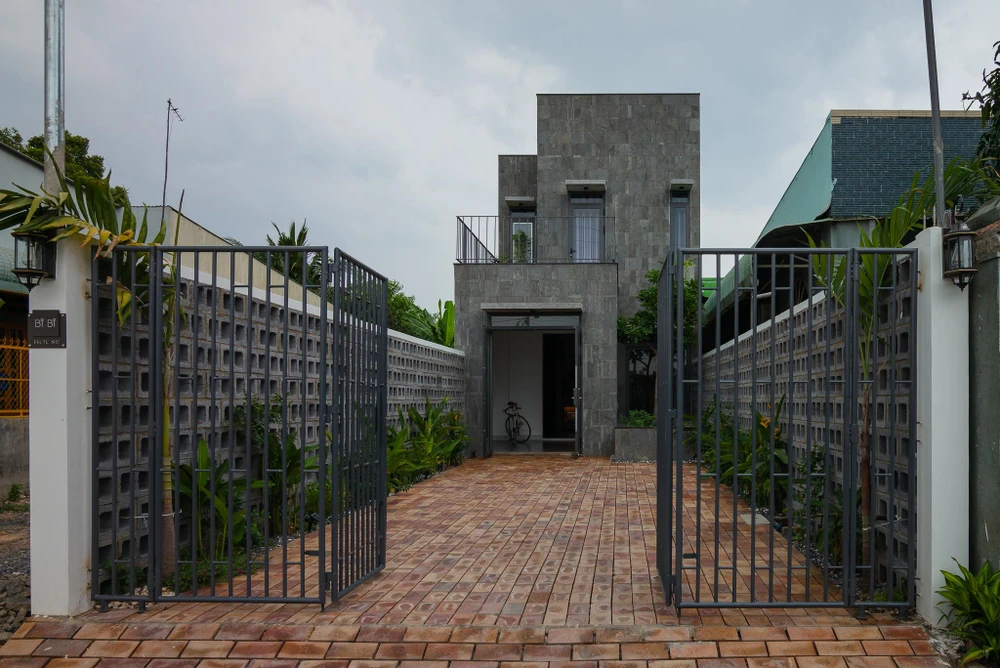 BiBi House có diện tích 188 m² xây dựng tại một thị trấn nhỏ của tỉnh Đồng Nai.