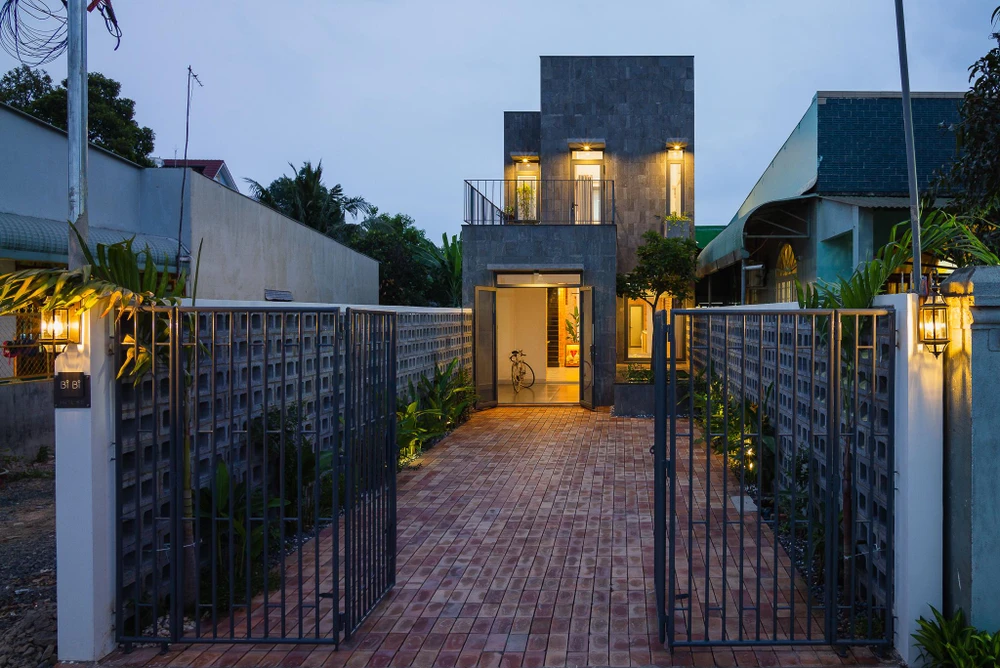 BiBi house khi về đêm. Một tổ ấm ấm áp, bình yên.