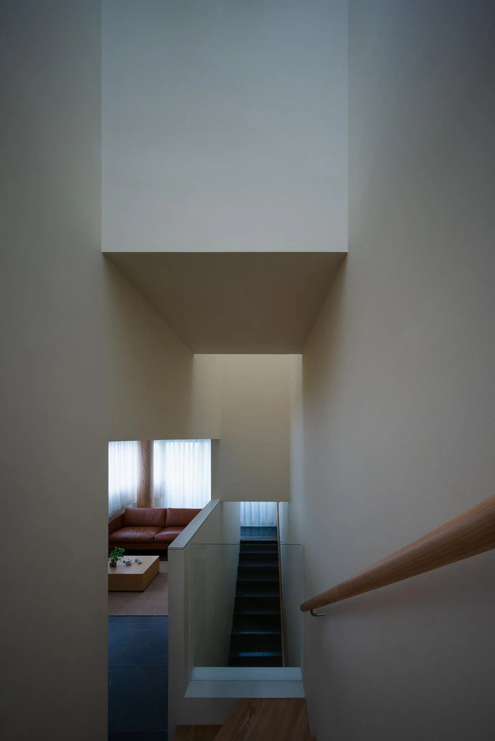 Yêu cầu của gia chủ là xây ngôi nhà để ở và cho thuê căn hộ và văn phòng.