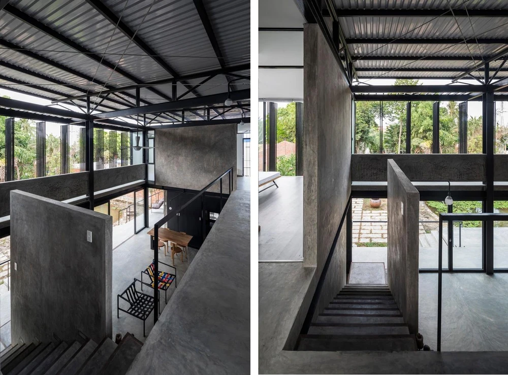 Khoảng thông tầng lớn trong không gian bên trong kết nối với các không gian khác trong nhà và hướng ra thiên nhiên ngoài trời.