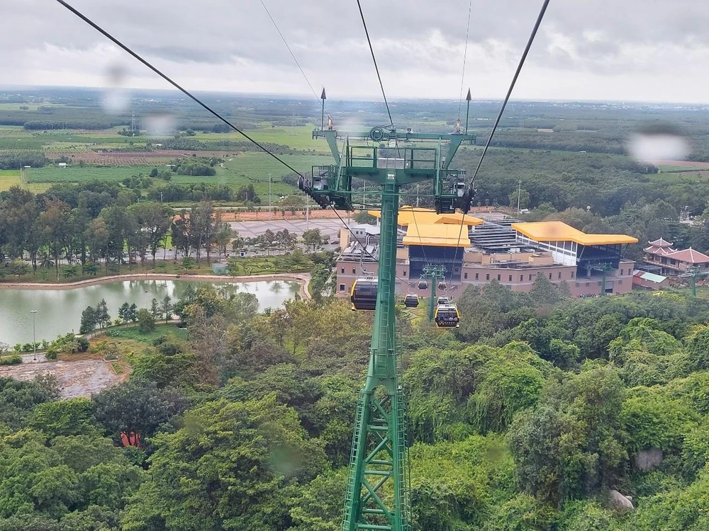 Du lịch văn hóa tâm linh là thương hiệu du lịch của tỉnh Tây Ninh.