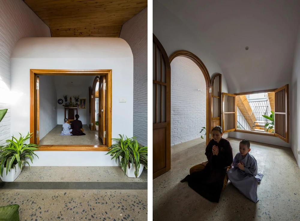 Không gian thờ đặt ở giữa nhà, gần không gian sinh hoạt.