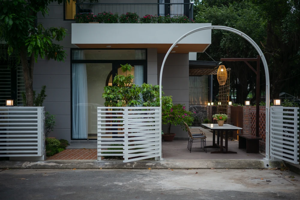 Hiện trạng DINH HOME nằm trong dãy nhà phố liên kế ở TP Thủ Đức (quận 2 cũ), TP.HCM.