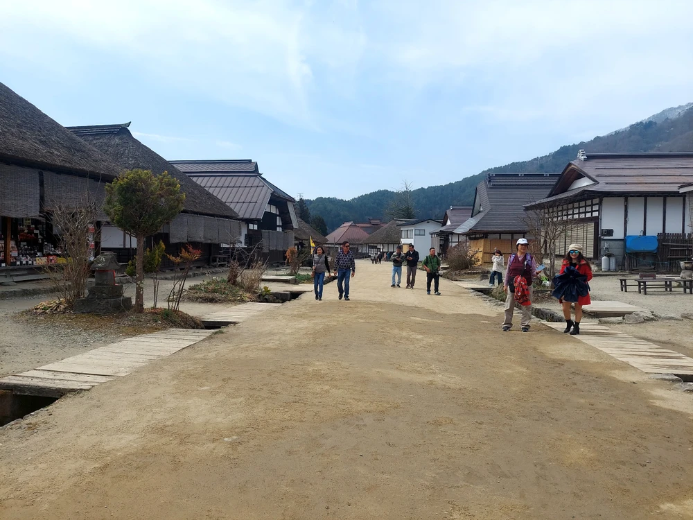 Khi đi dạo trên các tuyến đường của ngôi làng, du khách có cảm giác như đang quay trở lại thời kỳ rực rỡ vàng kim của các Samurai.