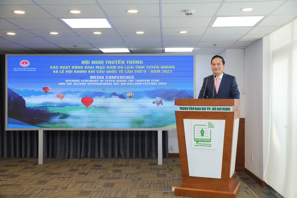 Ông Hoàng Việt Phương, Phó Chủ tịch UBND tỉnh Tuyên Quang phát biểu tại hội nghị.