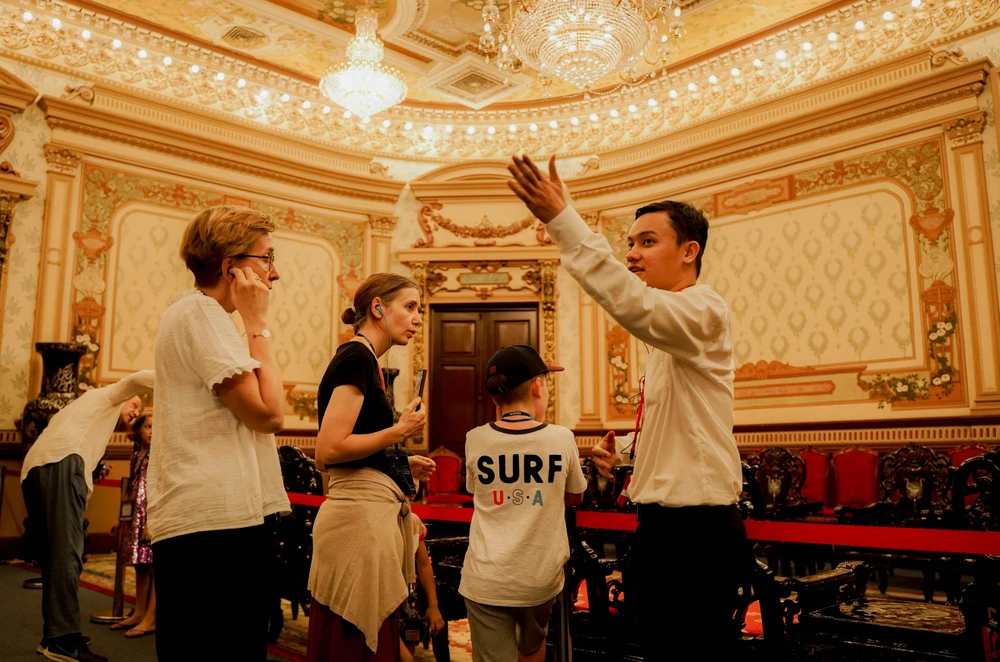 Chương trình tham quan Di tích kiến trúc nghệ thuật cấp quốc gia trụ sở HĐND và UBND TP.HCM là một điểm nhấn trong chuỗi ngày lễ năm 2023.