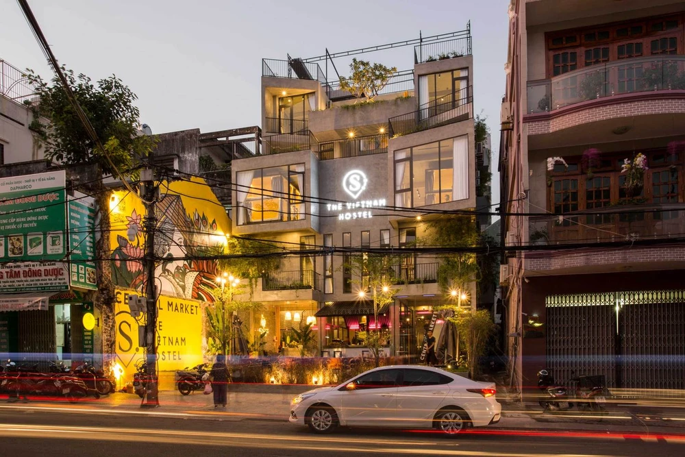 Công trình The VietNam Hostel được xây dựng đối diện chợ Hàn, địa điểm nổi tiếng nhất TP Đà Nẵng.