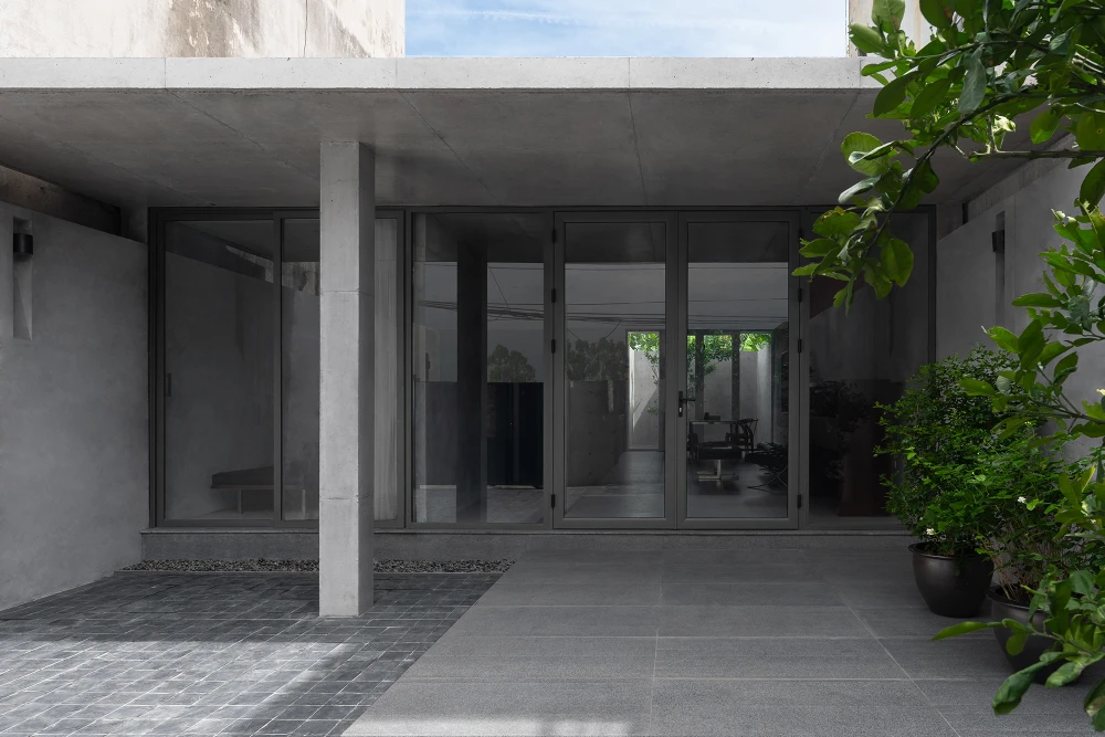 Đây là công trình có thiết kế một tầng dành cho một gia đình nhỏ có ba thành viên.