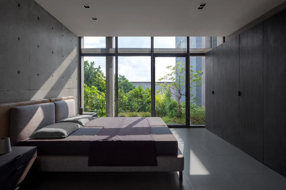 Kiến trúc sư cho biết đã sử dụng những khối hình đơn giản, ít gam màu sắc nhất có thể với mong muốn đem lại một cảm giác tự nhiên nhất, thư thái nhất cho con người.