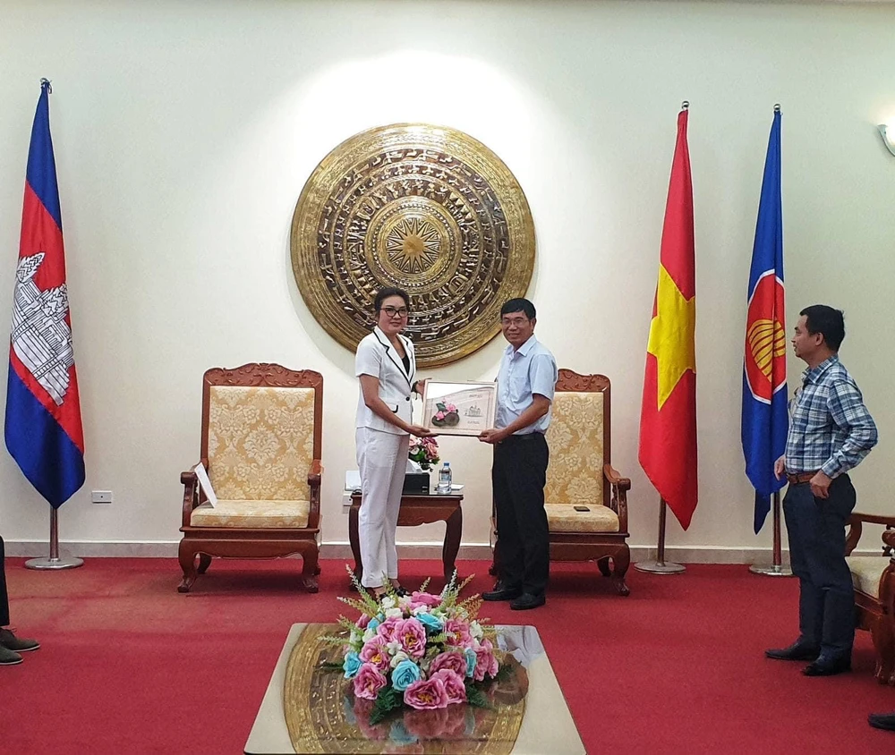 Thông qua du lịch, tình đoàn kết giữa TP Phnôm Pênh và TP Hồ Chí Minh đi vào chiều sâu.