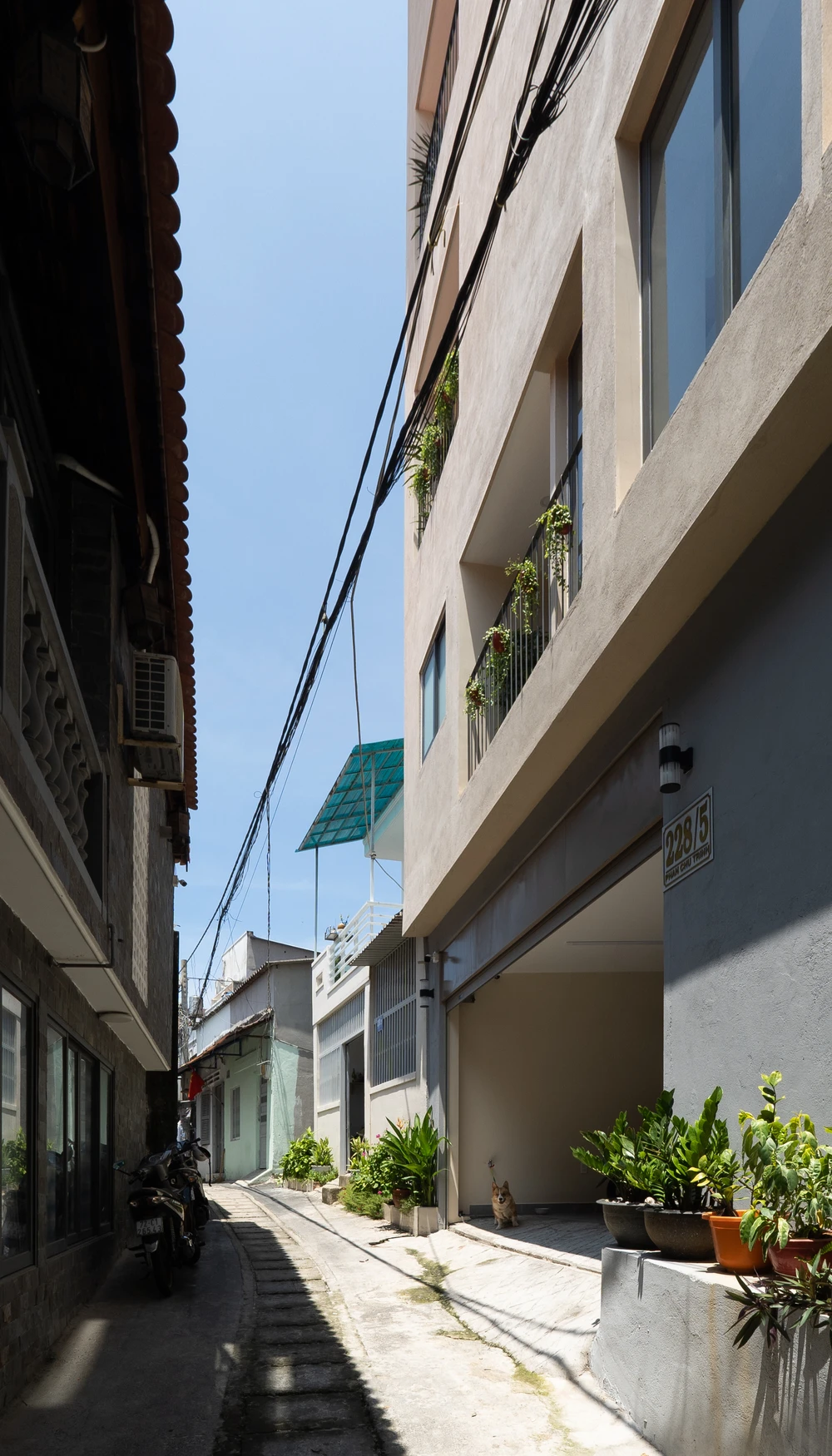 SWEET HOME được thiết kế bởi kiến trúc sư Nguyễn Thị Xuân Hải và kiến trúc sư Lương Nhân Quý (Hhome.Arc).