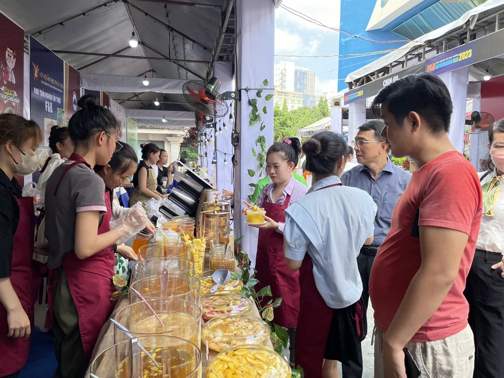 Gian hàng trải nghiệm ẩm thực phong phú.