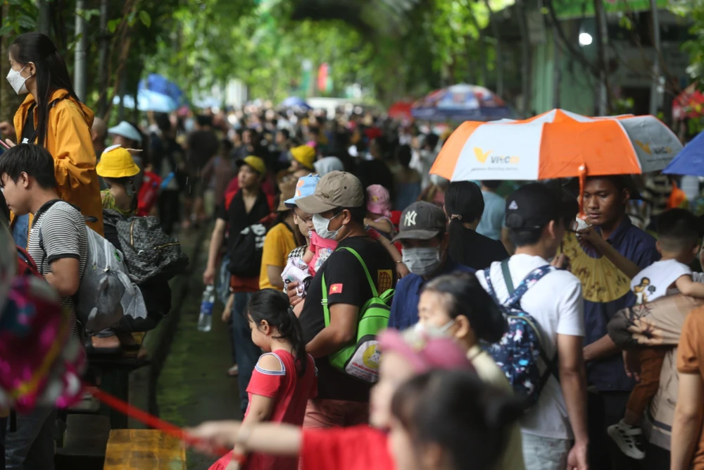 Thảo Cầm Viên (quận 1, TP.HCM) đông đúc dịp lễ 2-9.