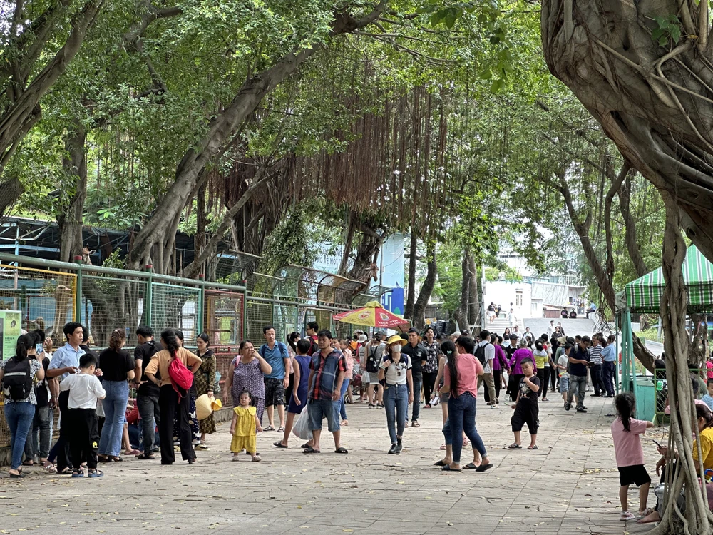 Dự kiến trong ngày 2-9, Công viên Văn Hóa Đầm Sen sẽ đón khoảng 15.000 lượt khách.