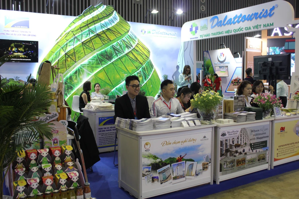 Hội chợ thu hút hơn 400 đơn vị triển lãm và thương hiệu.