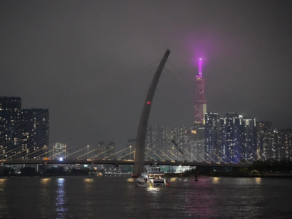 TP.HCM khuyến khích đầu tư sản phẩm đường thủy gắn với hoạt động ban đêm để phát triển du lịch đêm.