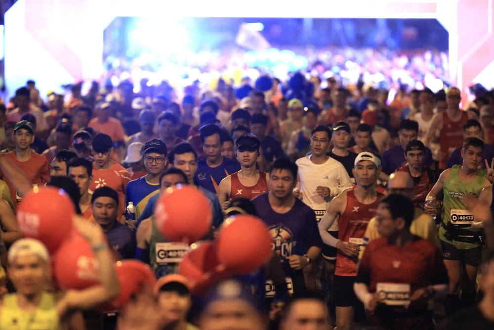 Các vận động viên tranh tài ở 4 cự ly khác nhau từ marathon (42,195 km), bán marathon (21,1 km), 10 km và 5 km. Ảnh: BTC