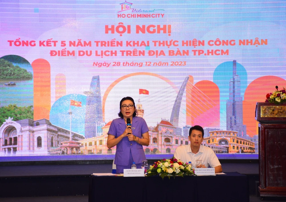 Lãnh đạo Sở Du lịch TP.HCM ghi nhận những đóng góp ý kiến của doanh nghiệp và điểm đến du lịch tại hội nghị.