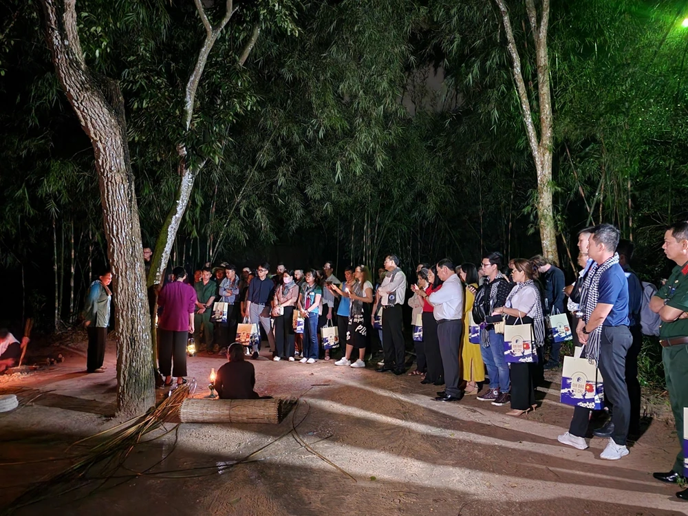 Khu Di tích Lịch sử Địa đạo Củ Chi đưa vào hoạt động chương trình tham quan ban đêm với chủ đề “Trăng Chiến khu” vào tháng 3-2024. Ảnh: THU TRINH.