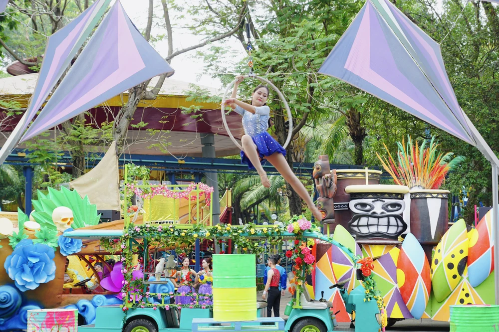 Công viên Văn hóa Đầm Sen là điểm đến tổ chức nhiều hoạt động hấp dẫn dịp lễ. Ảnh: TT.