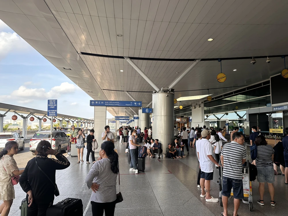 Các khu vực trong sân bay Tân Sơn Nhất đều ổn định, không xảy ra tình trạng chen lấn, quá tải trong ngày cuối của kì nghỉ lễ 30-4 và 1-5. Ảnh: TT.