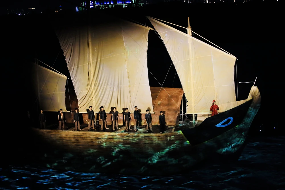 113 năm ngày Bác Hồ ra đi tìm đường cứu nước: Trở về Bến Nhà Rồng, nơi bắt đầu vận mệnh của dân tộc-chuyen-tau-huyen-thoai-4.jpg