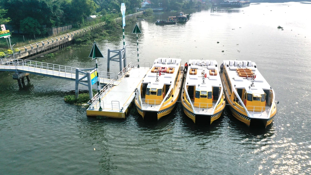 Để phát triển du lịch TP.HCM về đường thủy cần có sự đầu tư về cơ sở hạ tầng. Ảnh: Thu Trinh.