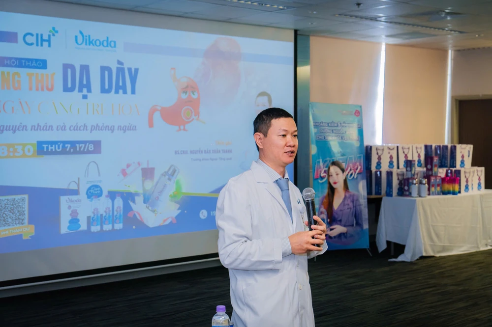 Bác sĩ CKII Nguyễn Bảo Xuân Thanh, Trưởng khoa Ngoại Tổng quát Bệnh viện Quốc tế City chia sẻ về nguyên nhân và cách phòng ngừa bệnh ung thư dạ dày. Ảnh: TT.