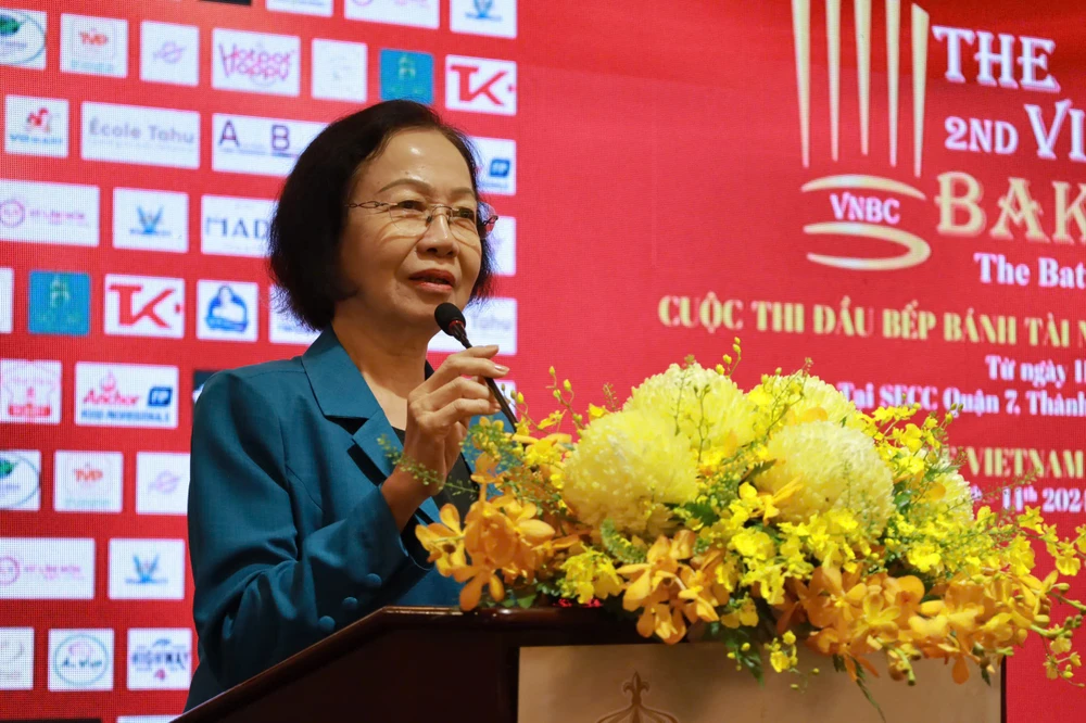 Bà Nguyễn Thị Khánh, Chủ tịch Hiệp hội Du lịch TP.HCM chia sẻ tại buổi thông tin về cuộc thi làm bánh.