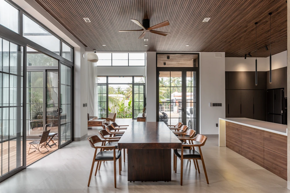 Thiết kế ngôi nhà tối giản này xoay quanh vào việc kết nối quan hệ giữa giữa các thành viên trong gia đình.