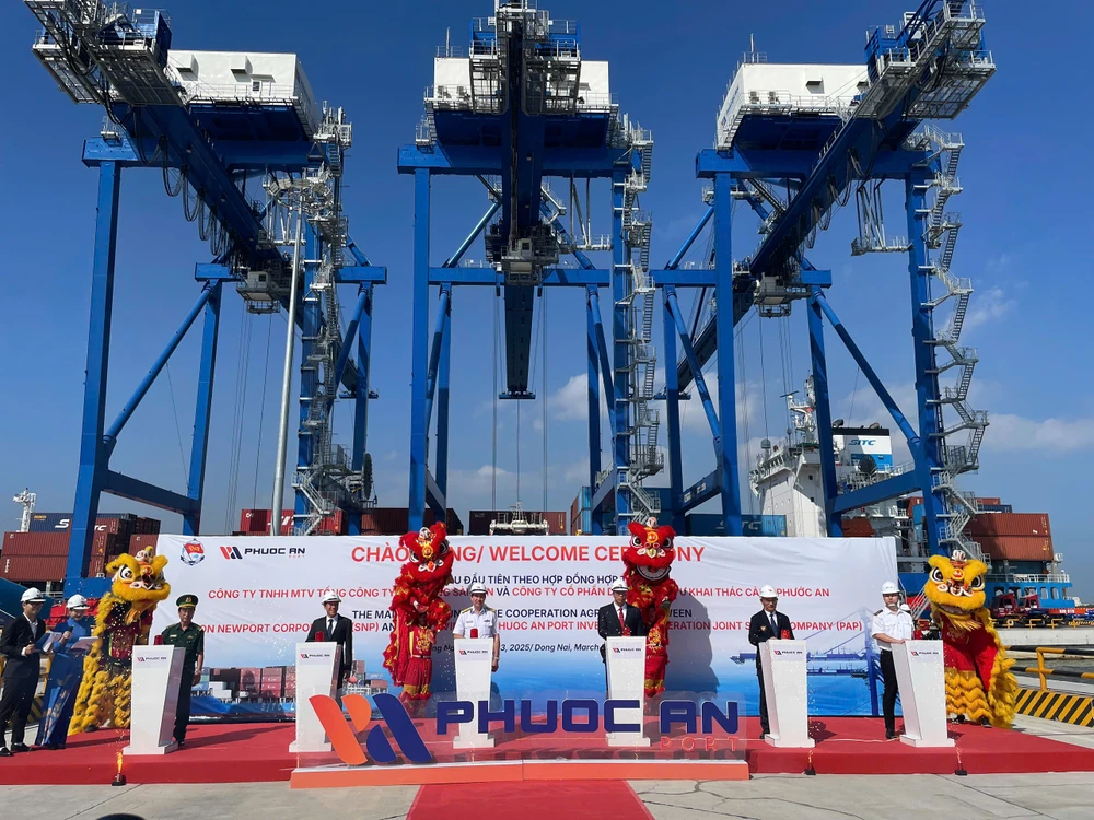 Cảng Phước An đón chuyến tàu container đầu tiên hàng đầu khu vực châu Á theo hợp tác của hai đơn vị.