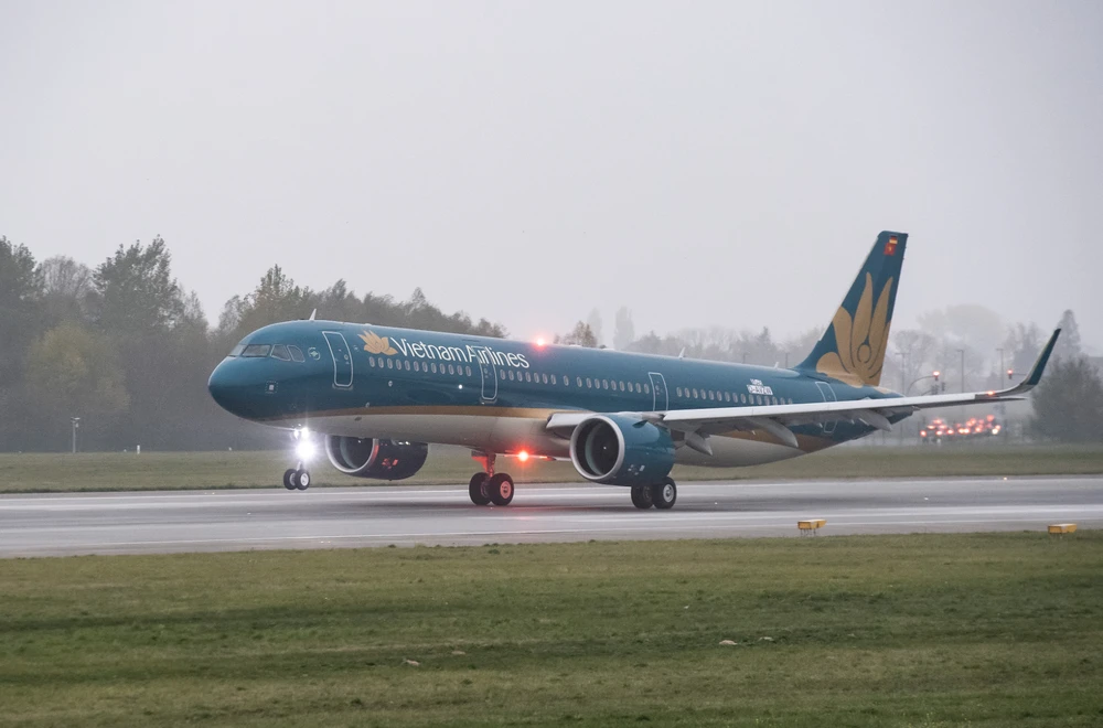 Hàng loạt chuyến bay của hãng Vietnam Airlines phải điều chỉnh kế hoạch khai thác do ảnh hưởng của bão số 1. Ảnh: Vietnam Airlines